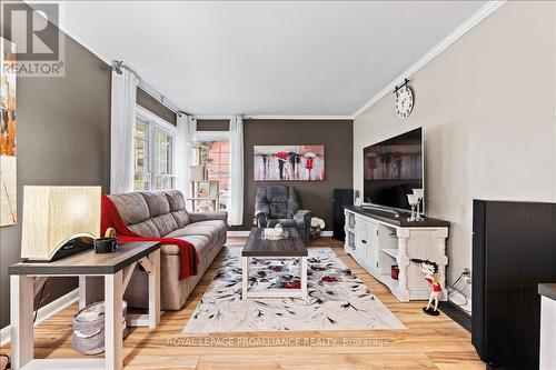23 Alfred Drive, Belleville (Belleville Ward), ON - Indoor Photo Showing Living Room