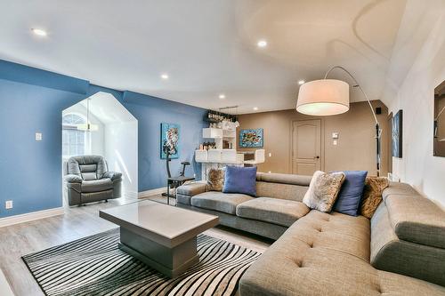 Salle familiale - 48 Ch. Doris, Saint-Sauveur, QC - Indoor Photo Showing Living Room