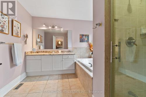 3859 Pondview Way, Mississauga, ON - Indoor Photo Showing Bathroom