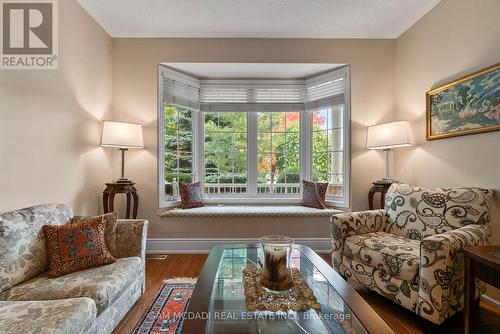 3859 Pondview Way, Mississauga, ON - Indoor Photo Showing Living Room