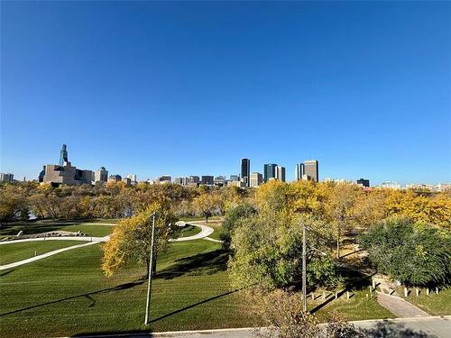 211-760 Tache Ave, Winnipeg, MB 