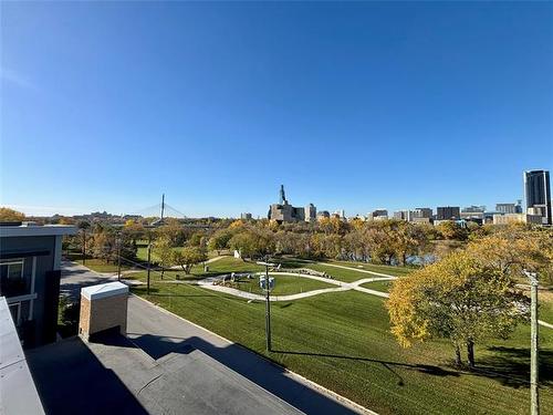 211-760 Tache Ave, Winnipeg, MB 