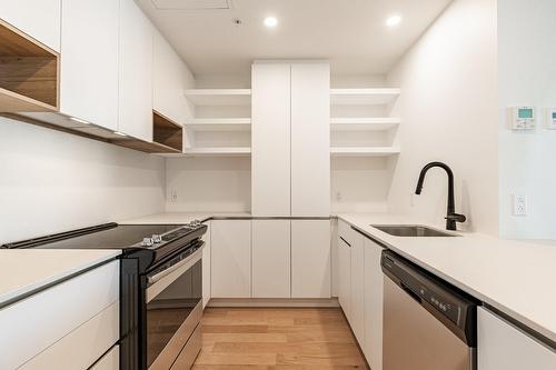 Kitchen - 603-112 Ch. De La Pointe-Nord, Montréal (Verdun/Île-Des-Soeurs), QC - Indoor Photo Showing Kitchen