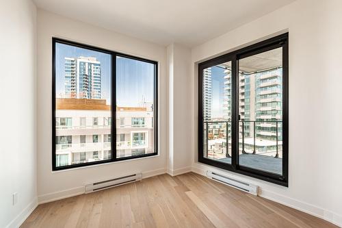 Living room - 603-112 Ch. De La Pointe-Nord, Montréal (Verdun/Île-Des-Soeurs), QC - Indoor Photo Showing Other Room