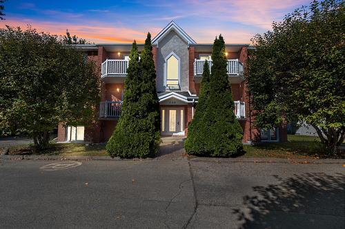 3-134 Rue St-Nicolas  Saint-Eustache, QC J7R 2B9