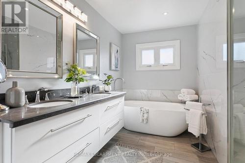 2683 Kingsberry Crescent, Mississauga, ON - Indoor Photo Showing Bathroom