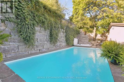 2683 Kingsberry Crescent, Mississauga, ON - Outdoor With In Ground Pool