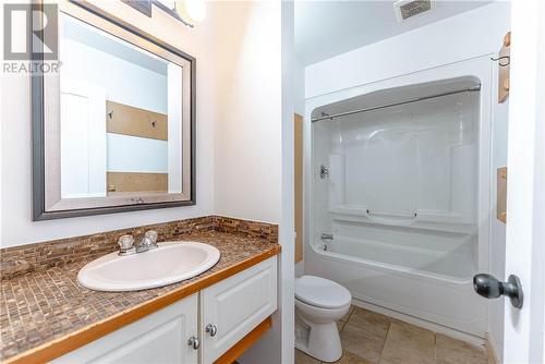 565-569 Huron Street, Sudbury, ON - Indoor Photo Showing Bathroom