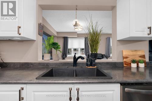 221 Harvie Road, Barrie, ON - Indoor Photo Showing Kitchen