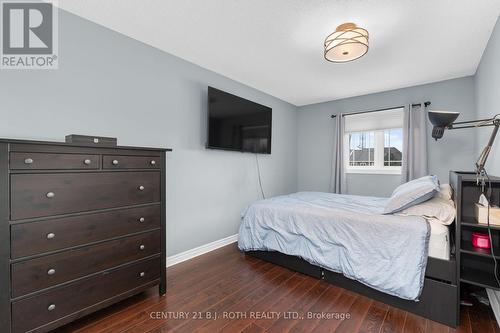 221 Harvie Road, Barrie, ON - Indoor Photo Showing Bedroom