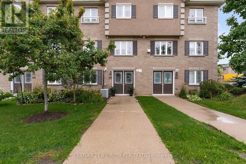 221 Harvie Road, Barrie, ON - Outdoor With Facade