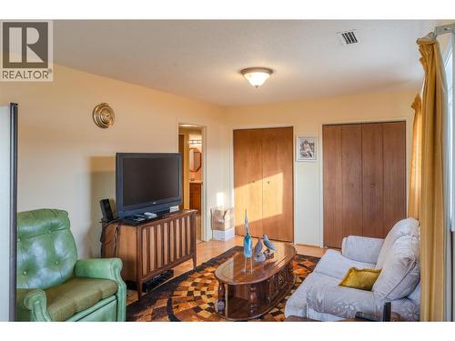 9800 Giants Head Road, Summerland, BC - Indoor