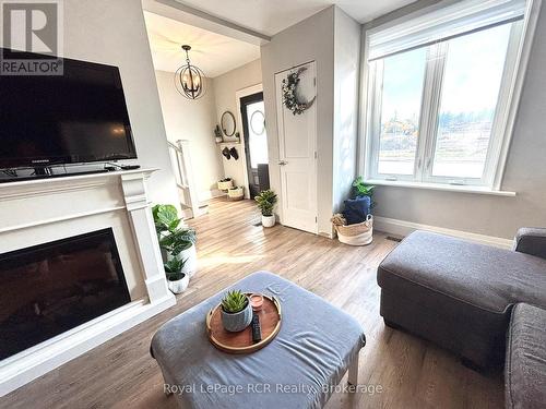 1186 2Nd Avenue W, Owen Sound, ON - Indoor Photo Showing Other Room With Fireplace