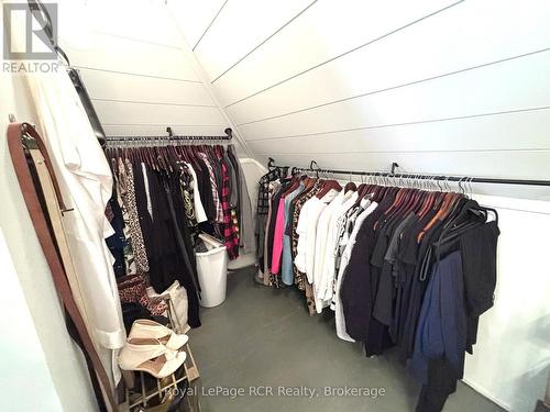 1186 2Nd Avenue W, Owen Sound, ON - Indoor With Storage