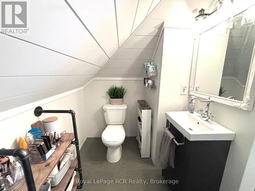 1186 2Nd Avenue W, Owen Sound, ON - Indoor Photo Showing Bathroom