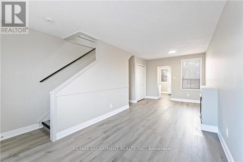 187 Barton Street W, Hamilton, ON - Indoor Photo Showing Other Room