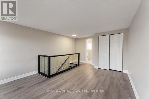 187 Barton Street W, Hamilton, ON - Indoor Photo Showing Other Room