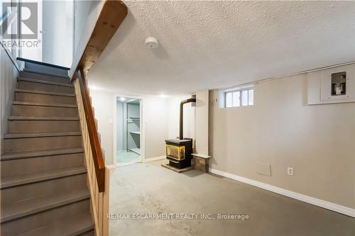 187 Barton Street W, Hamilton, ON - Indoor Photo Showing Other Room
