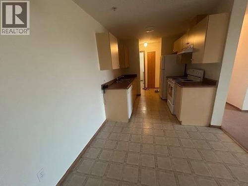 402 8507 86 Street, Fort St. John, BC - Indoor Photo Showing Kitchen