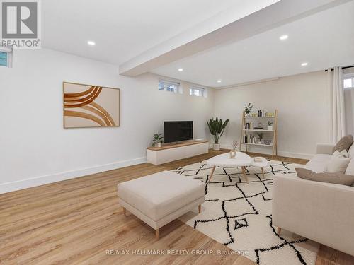 1913 Tweed Avenue, Ottawa, ON 