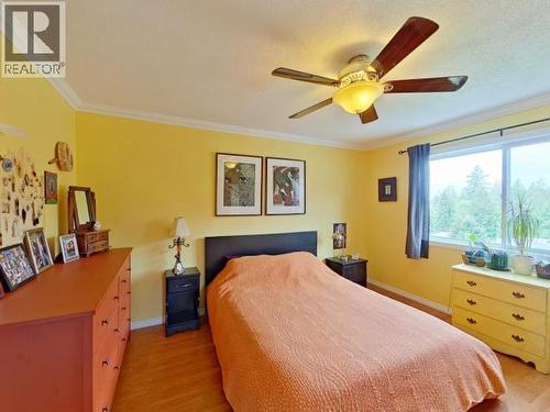 6885 Lesley Cres, Powell River, BC - Indoor Photo Showing Bedroom