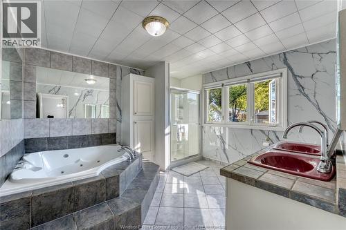 426 Lesperance, Tecumseh, ON - Indoor Photo Showing Bathroom