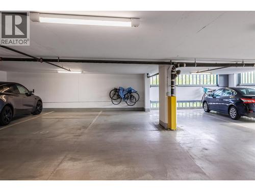 1588 Ellis Street Unit# 2009, Kelowna, BC - Indoor Photo Showing Garage