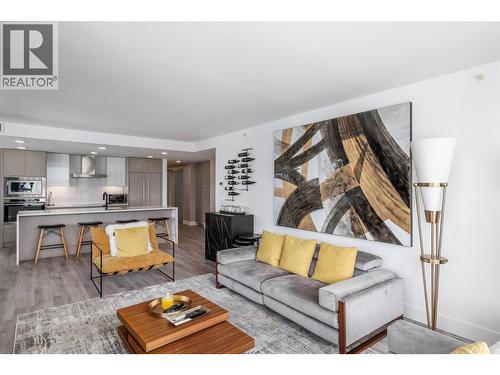 1588 Ellis Street Unit# 2009, Kelowna, BC - Indoor Photo Showing Other Room
