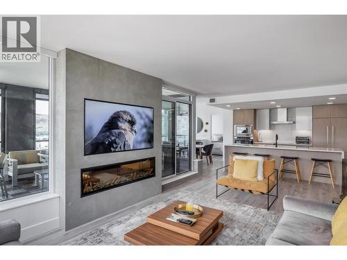 1588 Ellis Street Unit# 2009, Kelowna, BC - Indoor Photo Showing Living Room