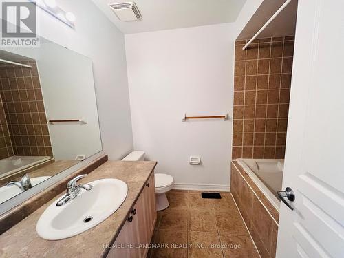 27 Thistle Avenue, Richmond Hill, ON - Indoor Photo Showing Bathroom
