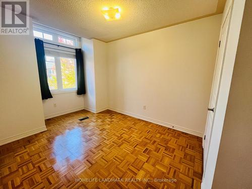 27 Thistle Avenue, Richmond Hill, ON - Indoor Photo Showing Other Room