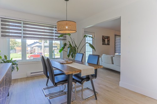 Dining room - 600 Rue Yvon, Saint-Jean-Sur-Richelieu, QC - Indoor Photo Showing Dining Room
