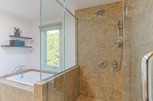 Bathroom - 600 Rue Yvon, Saint-Jean-Sur-Richelieu, QC - Indoor Photo Showing Bathroom