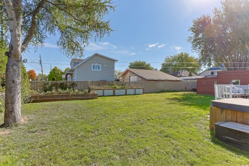 Backyard - 600 Rue Yvon, Saint-Jean-Sur-Richelieu, QC - Outdoor With Backyard