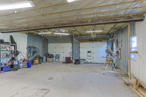 Garage - 600 Rue Yvon, Saint-Jean-Sur-Richelieu, QC - Indoor Photo Showing Garage