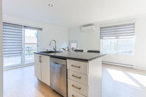 Kitchen - 600 Rue Yvon, Saint-Jean-Sur-Richelieu, QC - Indoor Photo Showing Kitchen