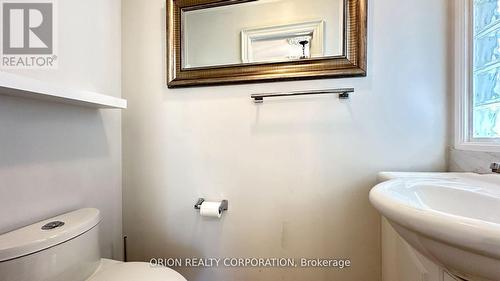 20 Holgate Street, Barrie, ON - Indoor Photo Showing Bathroom