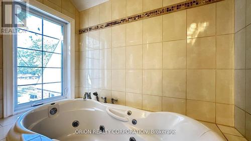 20 Holgate Street, Barrie, ON - Indoor Photo Showing Bathroom