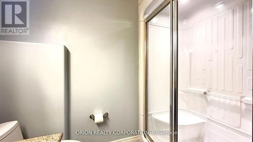 20 Holgate Street, Barrie, ON - Indoor Photo Showing Bathroom