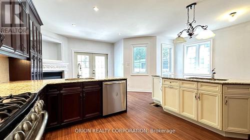 20 Holgate Street, Barrie, ON - Indoor Photo Showing Kitchen