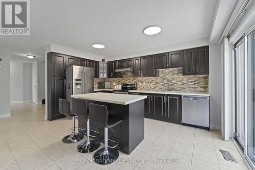 525 Driftcurrent Drive, Mississauga, ON - Indoor Photo Showing Kitchen With Upgraded Kitchen