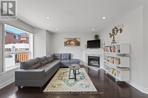 525 Driftcurrent Drive, Mississauga, ON - Indoor Photo Showing Living Room With Fireplace