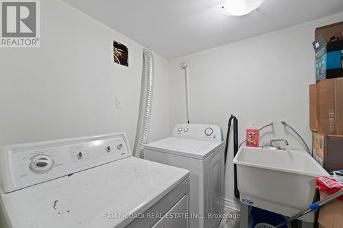 525 Driftcurrent Drive, Mississauga, ON - Indoor Photo Showing Laundry Room