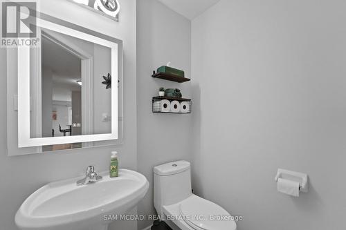 525 Driftcurrent Drive, Mississauga, ON - Indoor Photo Showing Bathroom