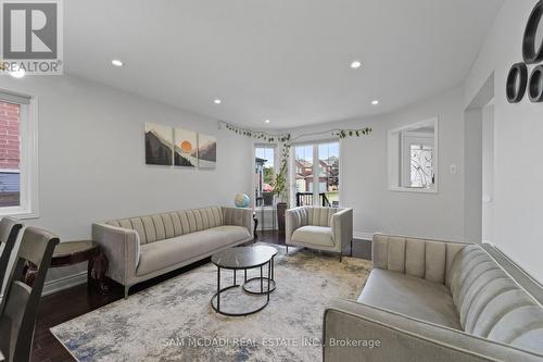 525 Driftcurrent Drive, Mississauga, ON - Indoor Photo Showing Living Room