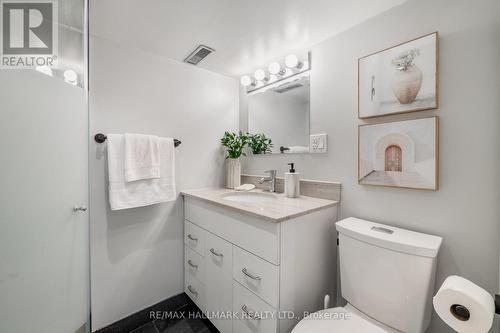 1 Heyworth Crescent, Toronto, ON - Indoor Photo Showing Bathroom