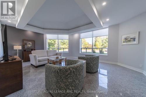 107 - 8111 Forest Glen Drive, Niagara Falls (Mt. Carmel), ON - Indoor Photo Showing Living Room
