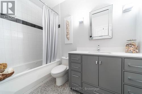 107 - 8111 Forest Glen Drive, Niagara Falls (Mt. Carmel), ON - Indoor Photo Showing Bathroom