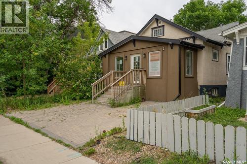 1535 Victoria Avenue, Regina, SK - Outdoor