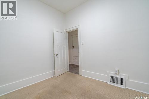 1535 Victoria Avenue, Regina, SK - Indoor Photo Showing Other Room